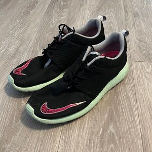2013 Yeezy Roshe Run